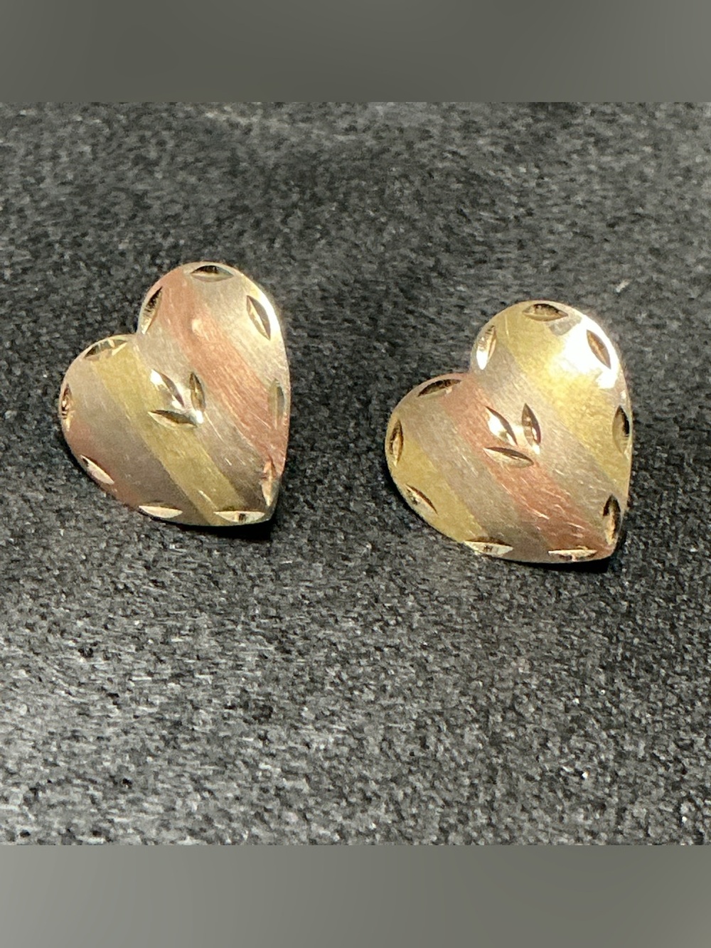 14K Vintage TriColor Etched Diamond Cut Heart Earrings💜NO BACKS💜
